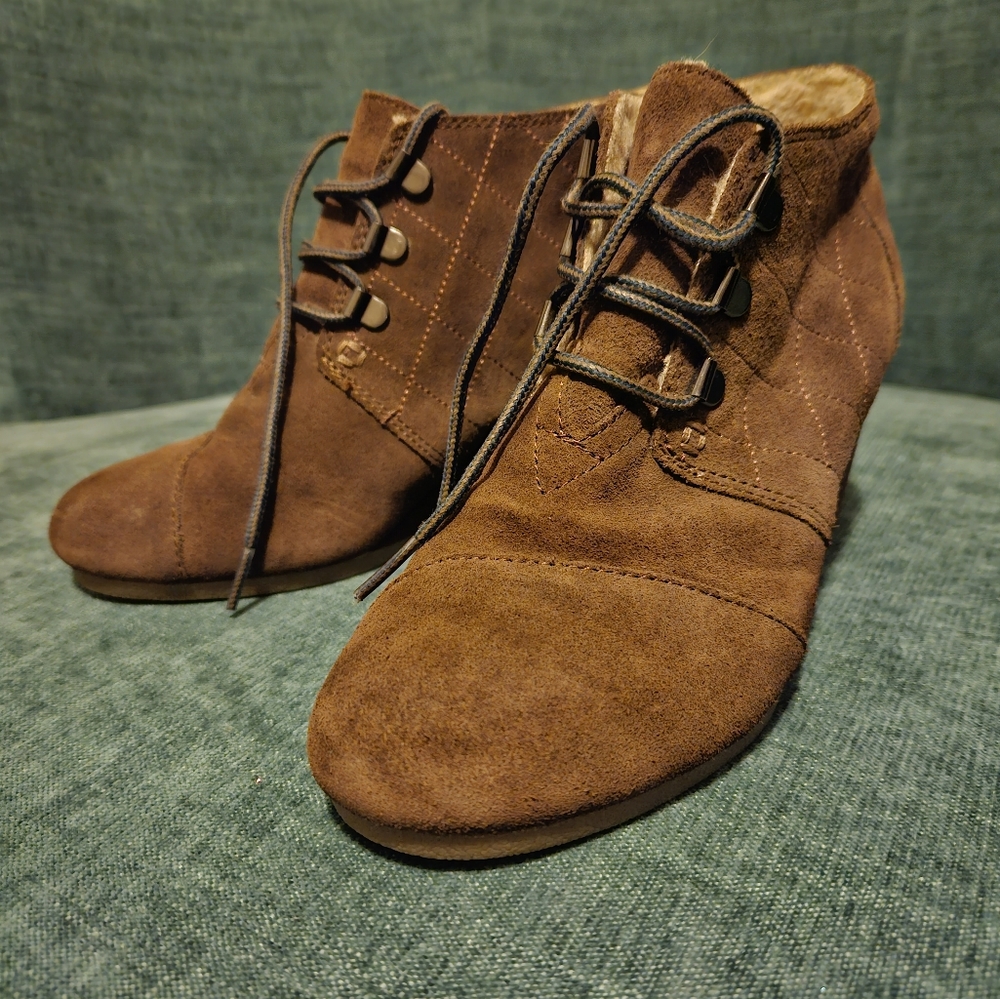 Tom's Wedge Booties